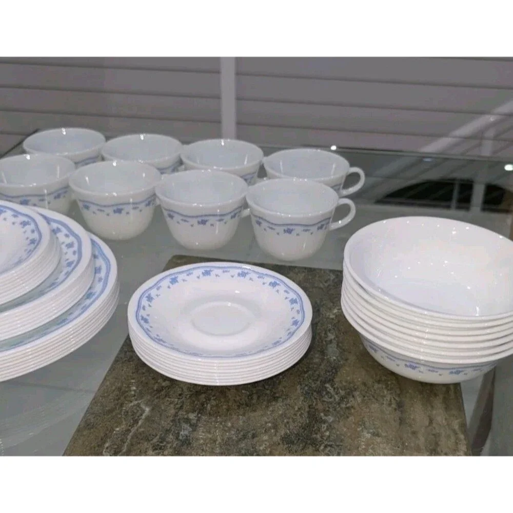 Vintage Corelle MORNING BLUE 47 pc Dinnerware set all Size plate bowl mug saucer